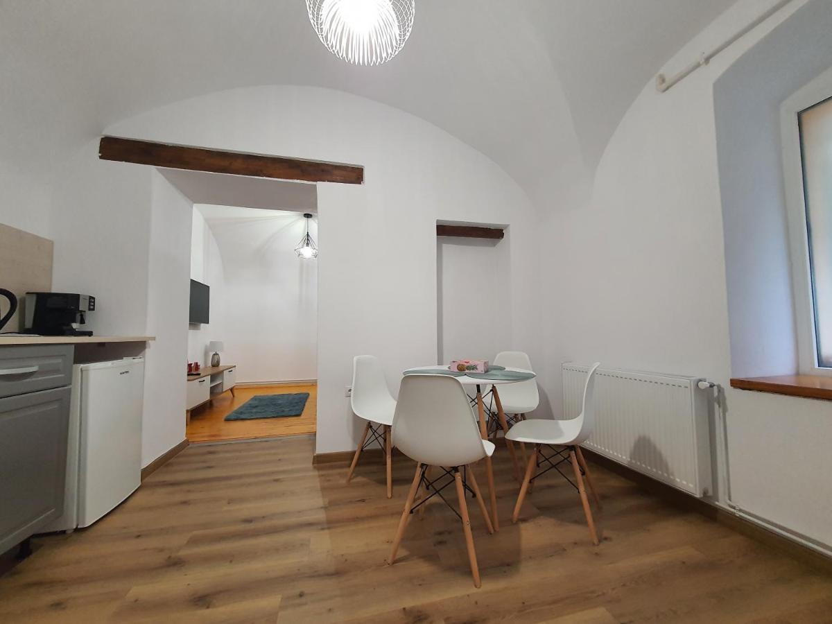 Lucasi Apartament Sibiu Esterno foto